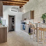 Apartment Sanders Andre Marie Vasa Kilaniou